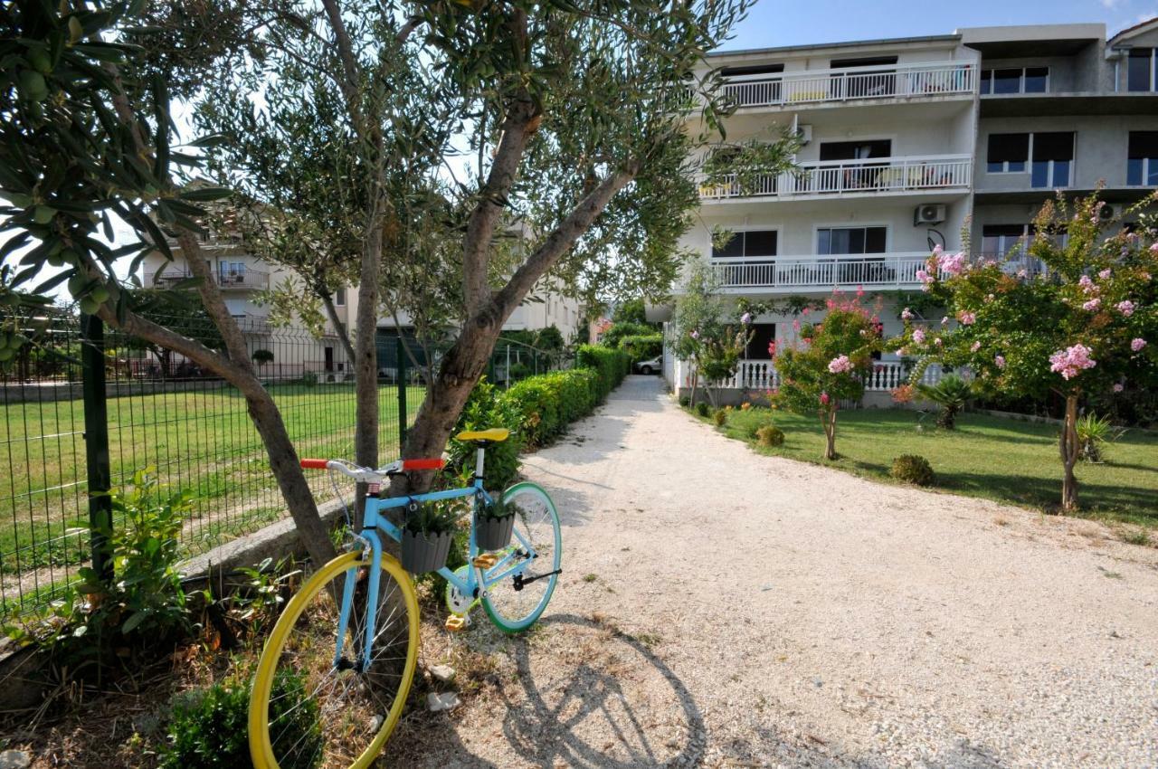 Apartmani Olive Trogir Exterior foto